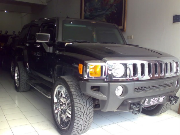 hummer with 22 inch rims 1